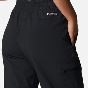 Columbia black on the go jogger women size M